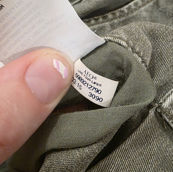 American Eagle Green Distressed Low Rise Y2K Grunge Streetwear Shorts Size 8 - Picture 9 of 9